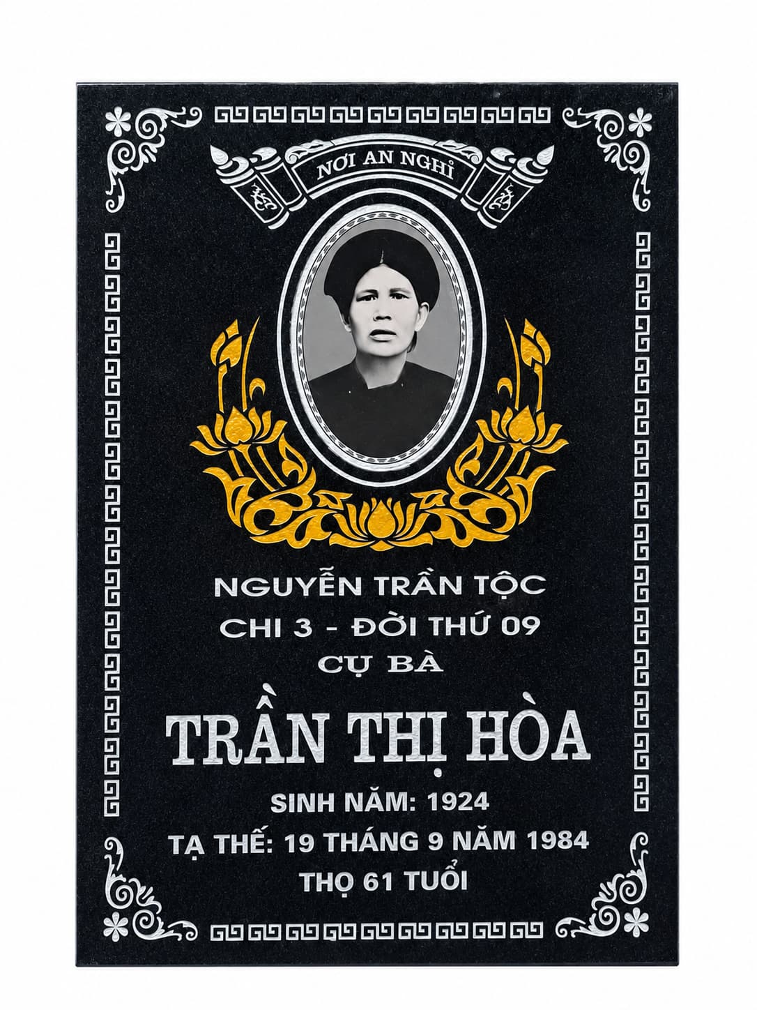 Bia mộ có ảnh đen trắng, hoa sen vàng — ảnh tham khảo trong bộ mẫu Trần Lưu