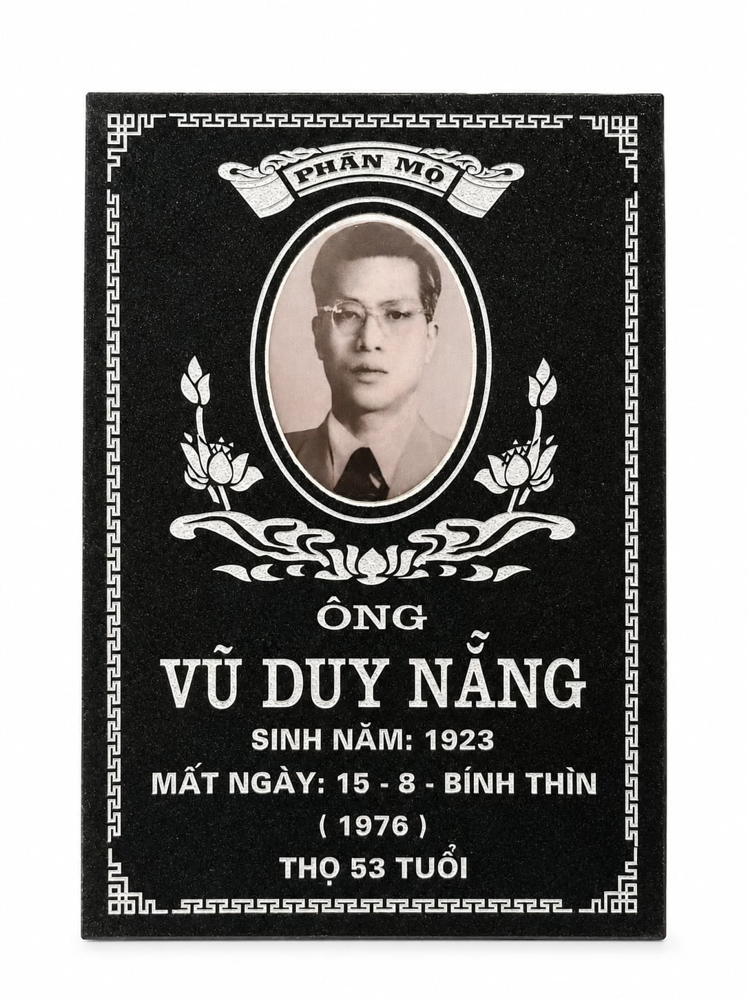 Bia mộ có ảnh, hoa sen và viền mảnh — ảnh tham khảo trong bộ mẫu Trần Lưu