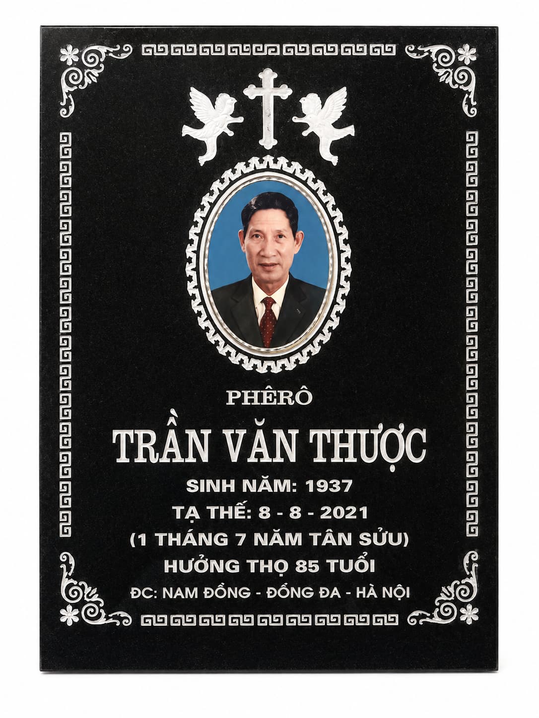 Bia Công giáo có ảnh, chữ trắng — ảnh tham khảo trong bộ mẫu Trần Lưu