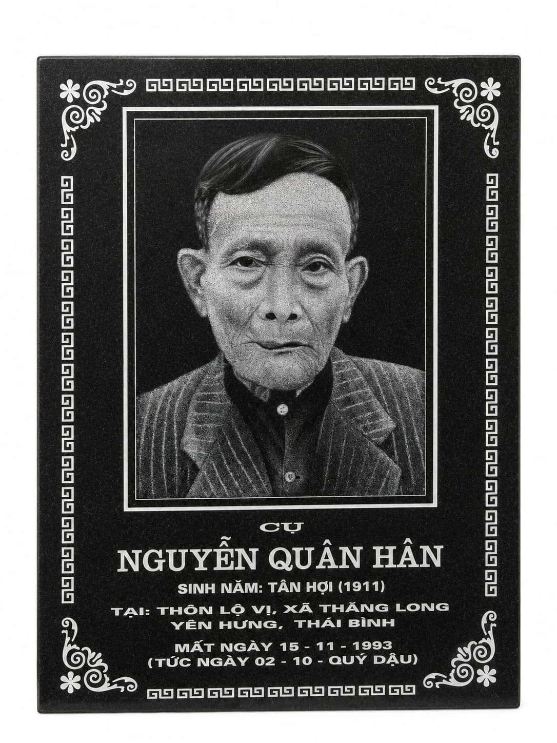Bia truyền thần chân dung lớn, viền góc vuông — ảnh tham khảo trong bộ mẫu Trần Lưu
